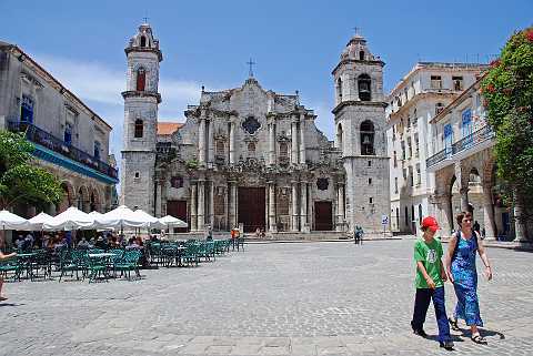  The Catedral de San Cristbal de la Habana, overlooking the Plaza de la Catedral in Old Havana Vieja, was built between 1748 and 1777 and is dominated by two unequal towers and framed by a baroque facade.